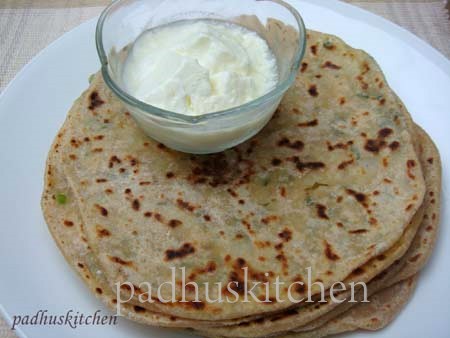 aloo paratha with curd